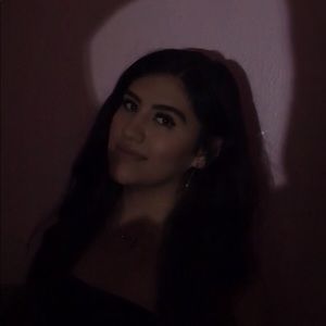 Meet your Posher, Roxana